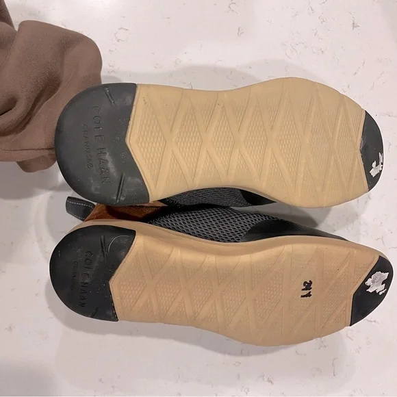 Cole Haan Men's Grand Atlantic Sneaker
Color: Black/Magenet/British Tan Size 8 - Picture 7 of 7